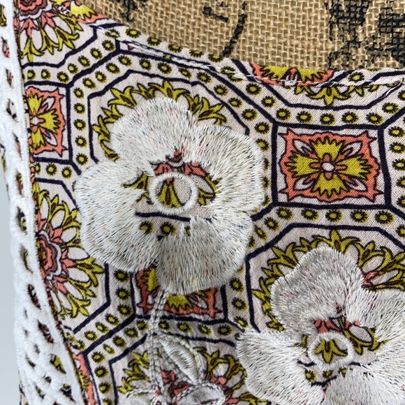 C+J Collection Strappy Embroidered Top - Picture 4 of 11